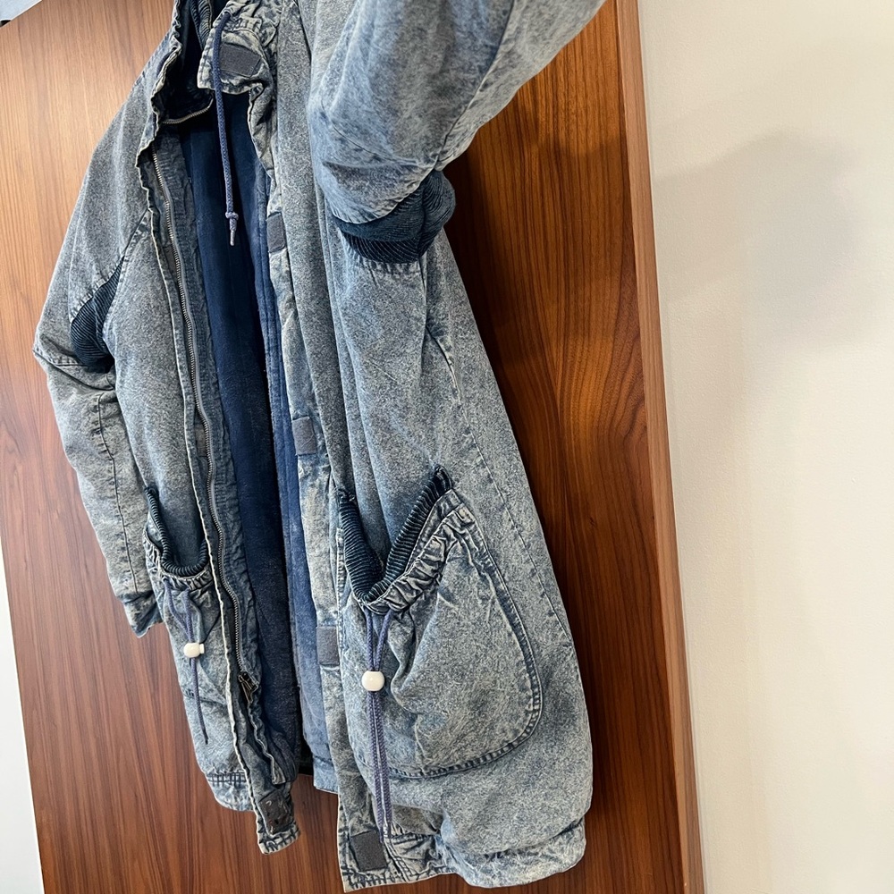 Vintage East West 80’s oversized denim acid wash puffy jacket w drawstring